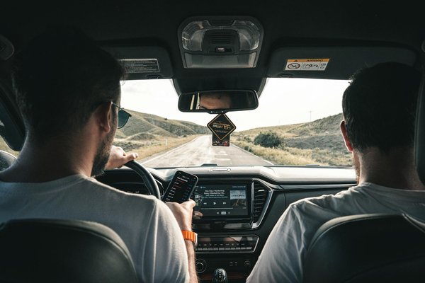 Wat zijn de voordelen van het installeren van een navigatiesysteem in je voertuig?